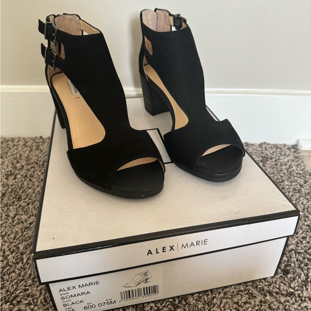 Brand new black heels